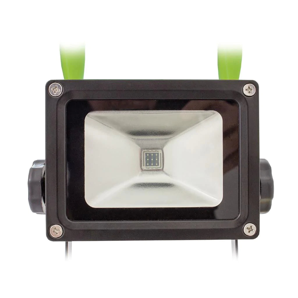 The LUMii Green LED Work Light offers one 10w ULTRA BRIGHT high-intensity green LED that delivers a wide beam of light for maximum viewing range.